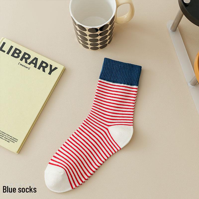 Chaussettes pour femmes: Automne/Hiver 2024 Chaussettes Coréennes Rayées Mi-Tubes en Coton, Respirantes, Absorbant la Sueur