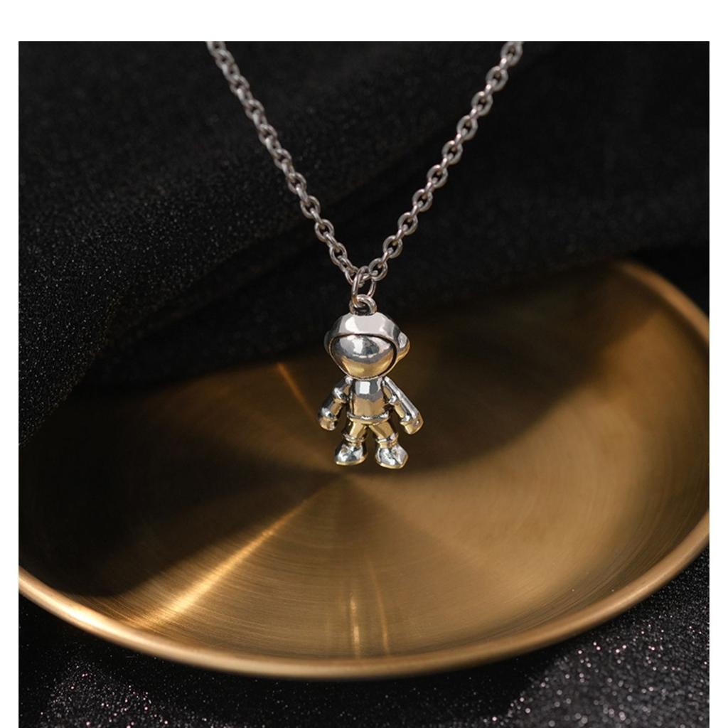 Trend Titanium Steel Astronaut Earth Cool Bouncy Necklace Astronaut Hip Hop Pendant Couple Sweater Chain Pendant Accessories Female