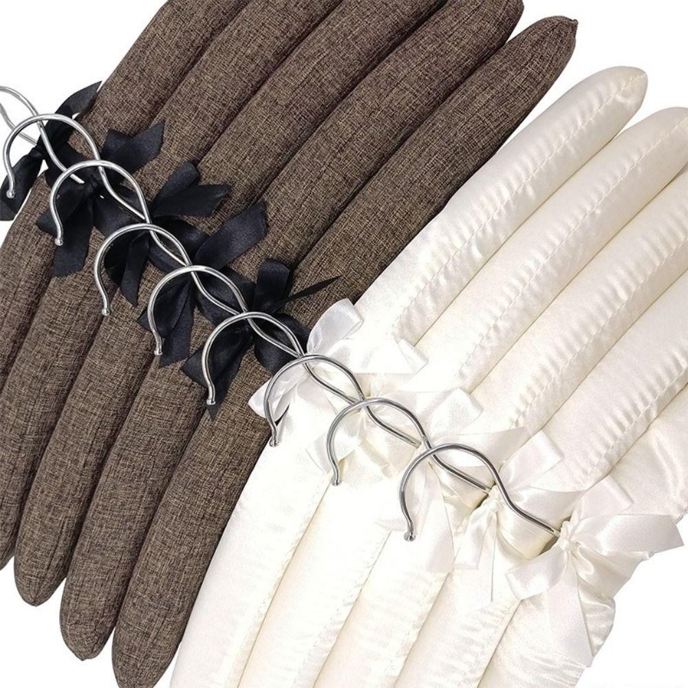 Saténové polstrované ramínko na šaty Obalené hedvábím Stojan na kabáty a bundy Ramínko pro výlohu obchodu