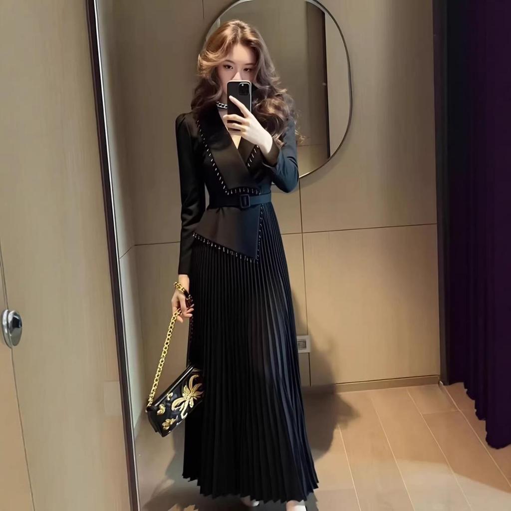 Elegant Hepburn-Style Black Faux Two-Piece Dress for Important Occasions