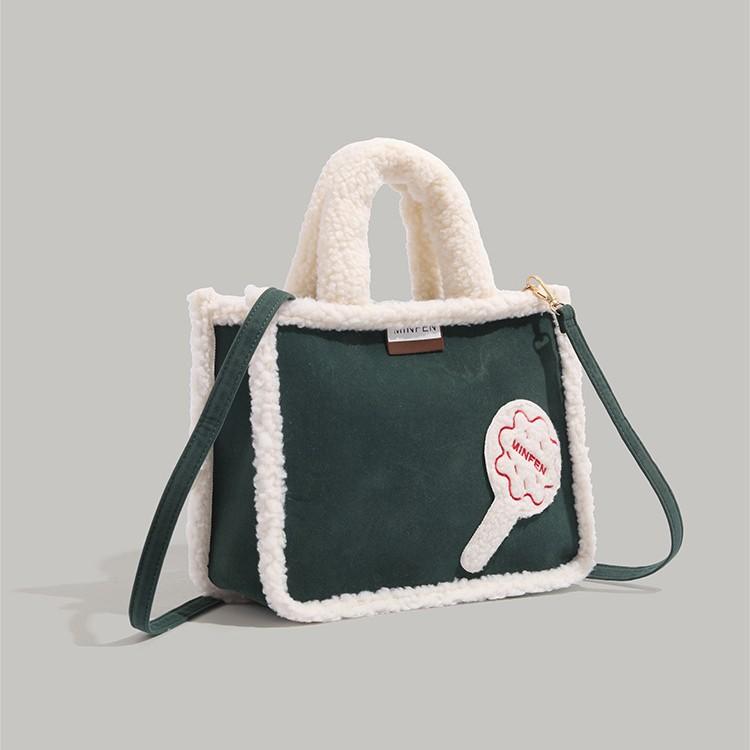 Autumn Winter 2024 New Large Capacity Tote Bag Niche Retro Lamb Wool Single Shoulder Crossbody Bag Furry Handbag for Women