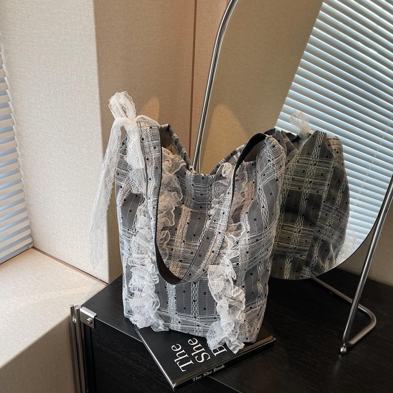 

Sweet bag women s new summer foreign style polka dot tote bag large capacity versatile shoulder bag чёрный