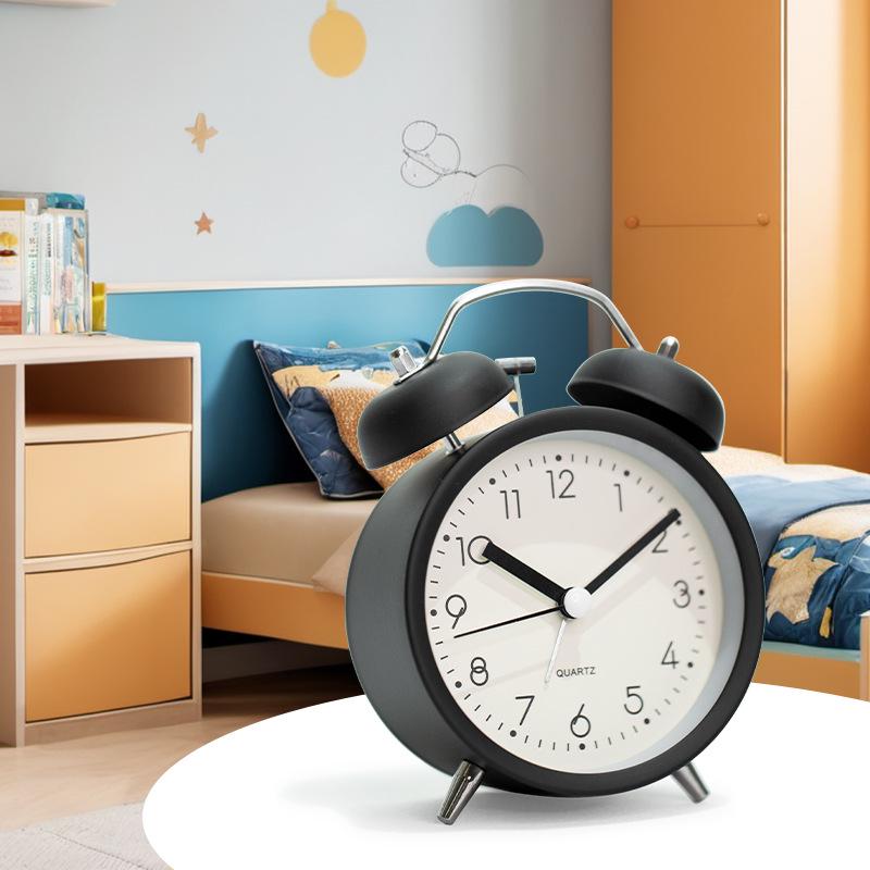 

Smart Silent Alarm Clock with Metal Bell and Night Light for Students and Children 13.5 x 9.7 x 5.8 cm
