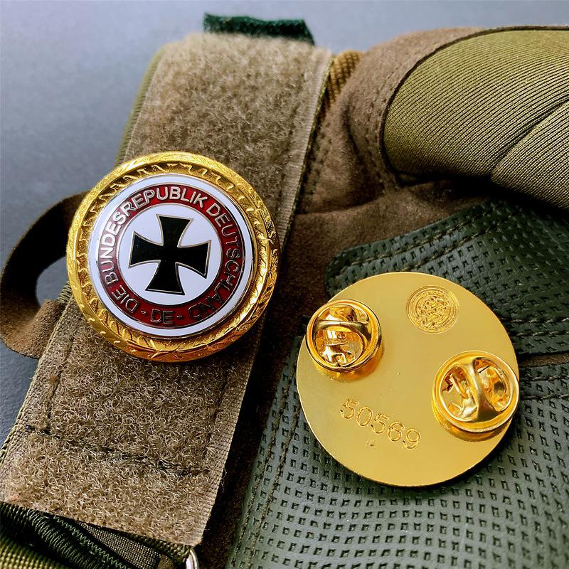 Прусский знак Мальтийского креста Советская памятная медаль значок