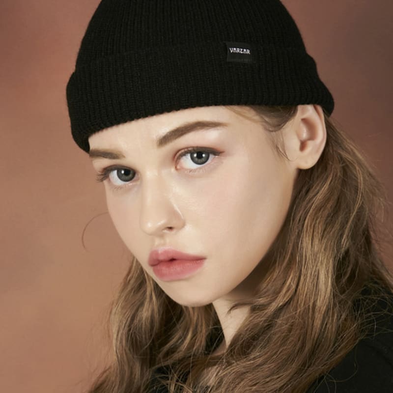 

Шапка бини VARZAR Minimal Label Черная FREE