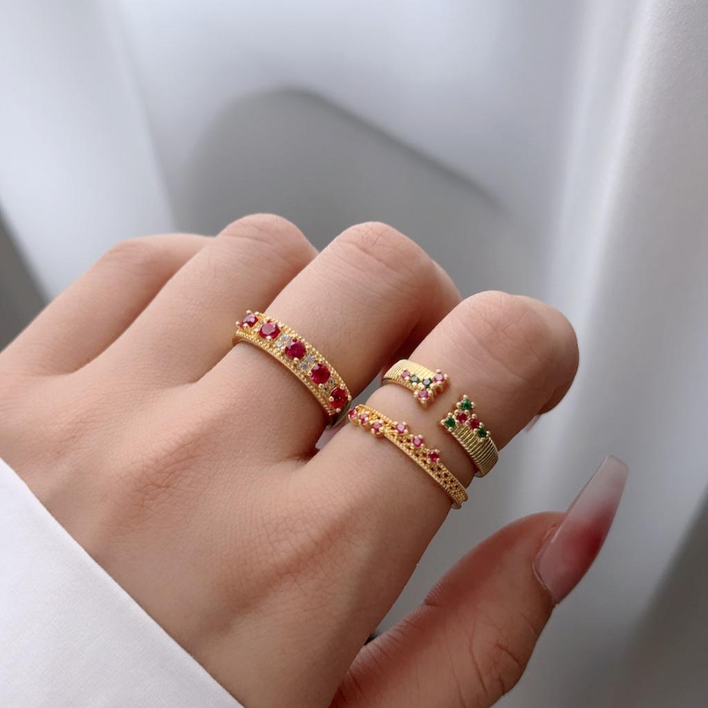 Fashion Light Luxury Retro Colored Treasure Ring Women'S Hollow Lace Niche Design Sense Open Gold-Plated French Personality Ring