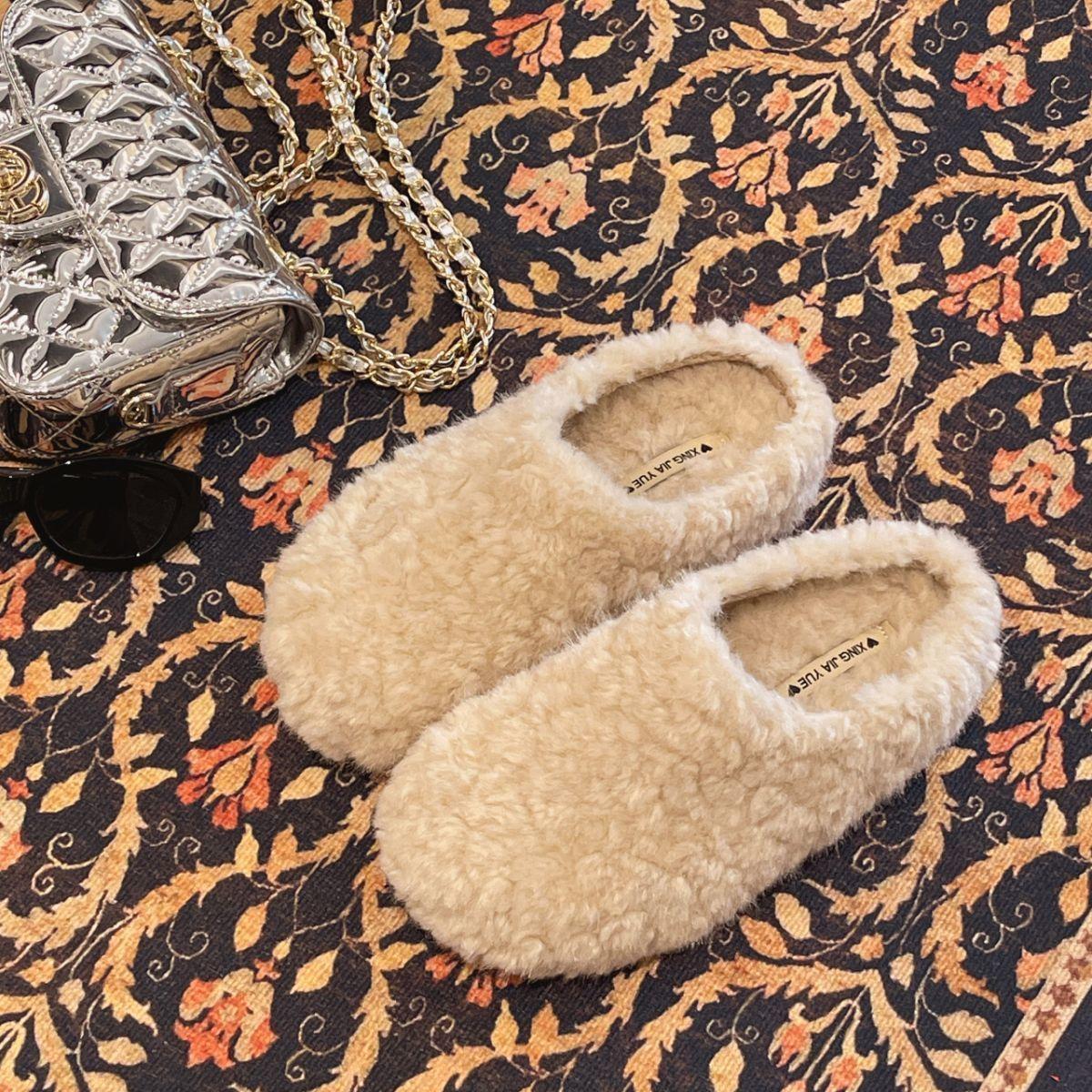 

Thick-bottomed hair bag head hair slippers women s outer wear 2025 new autumn and winter one-pedal lazy velvet women s cotton slippers 40