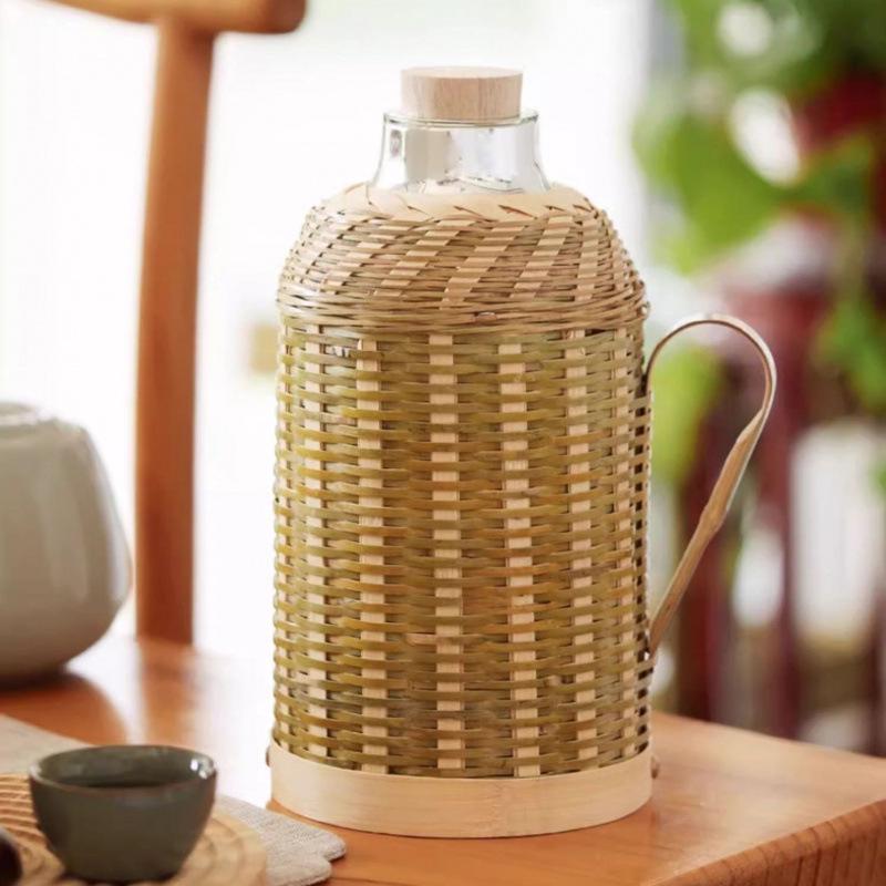 Retro Bamboo Woven Thermos: Nostalgic Glass Liner Insulated Kettle