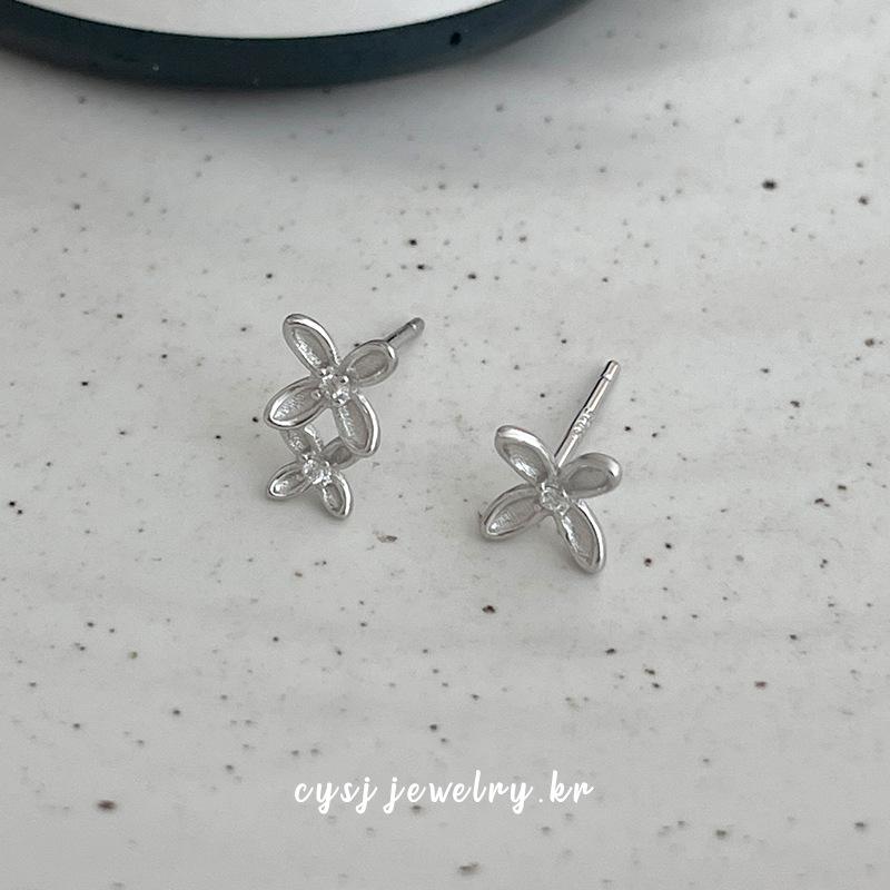 Cuiyan S925 Silver Asymmetrical Flower Stud Earrings - Korean & Chinese Style Trend for Women