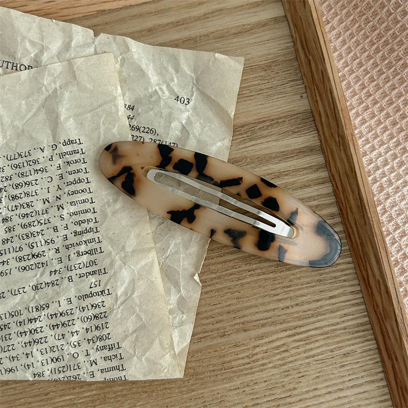 

Ацетатные заколки-кнопки для девочек, женские заколки для волос, полые боковые заколки, аксессуары для волос, элегантные геометрические заколки, головной убор Size fits all