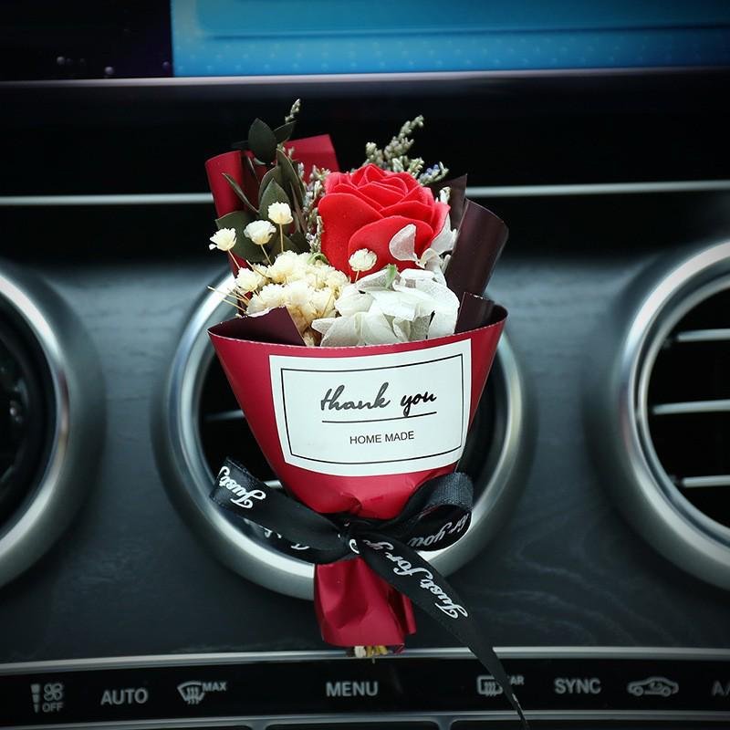 Rui Car Air Vent Perfume: Creative Dried Flower Aromatherapy Clip for Personalized Interior