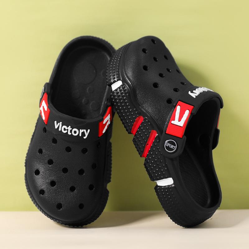 

Тапочки детские летние дышащие с закрытым носком сандалии для мальчиков и девочек двойного назначения пляжные сандалии с отверстиями мужские 35 чёрный