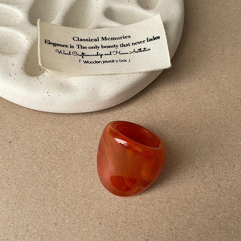 

1-piece Bohemian retro style irregular resin blend ring for women, fashionable and versatile, suitable for daily wear