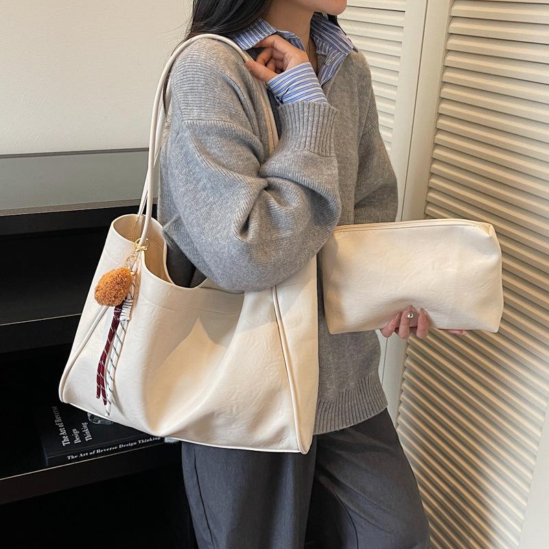 Portable Tote Bag Women's Retro Bag Commuter Shoulder Bag Soft Leather Underarm Bag