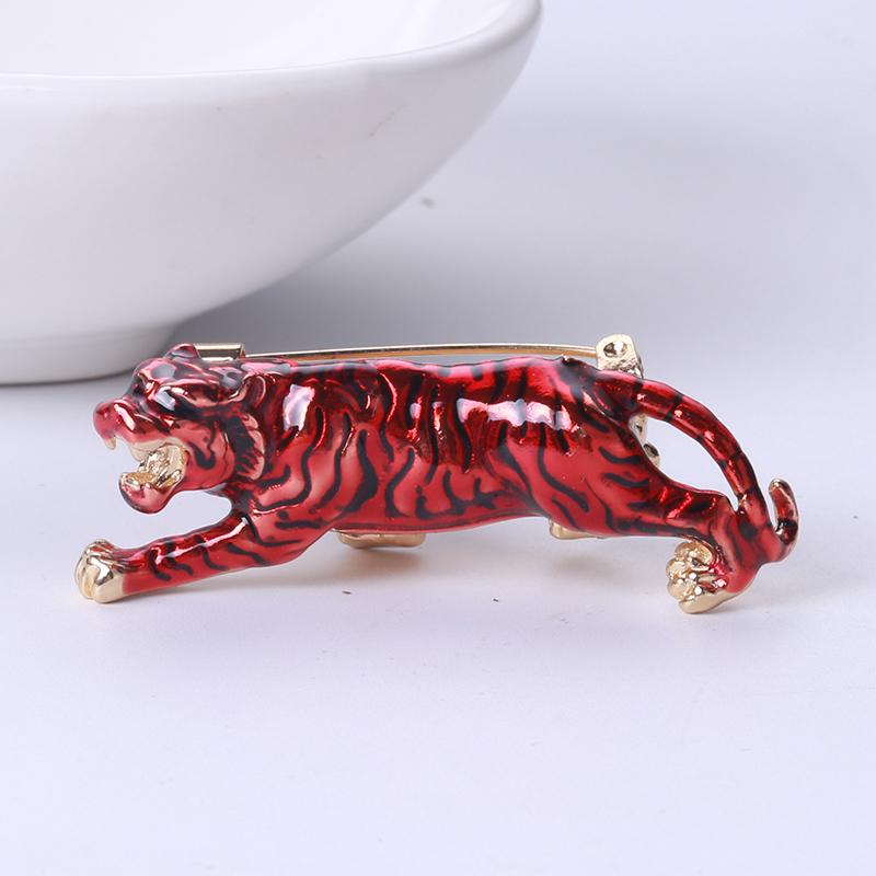 Oil Dripping Tiger Brooches for Women Unisex Animal Pins Banquet Party Backpack Gifts Jewelry Accessories