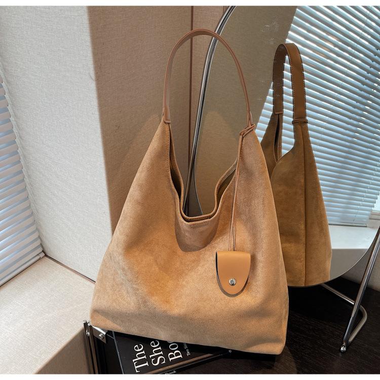 Suede bag women's large capacity autumn and winter versatile single shoulder mother bag commuter dumpling bag