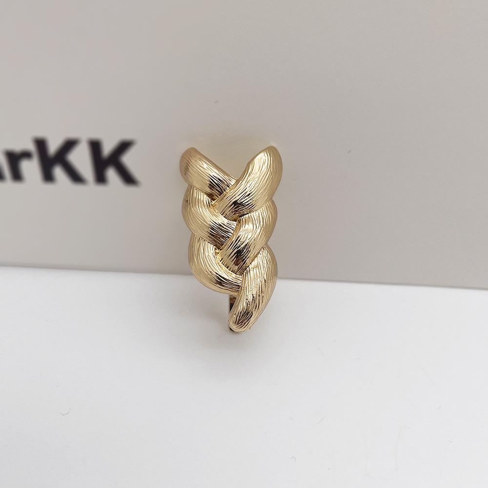 Ultra-Minimalist Japanese Ponytail Hair Clips: Stylish Twist Hook for Women