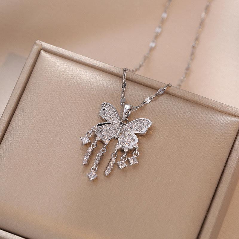 Butterfly Necklace with Color-Retaining Zircon - Fashionable, Versatile Women's Jewelry Accessory.