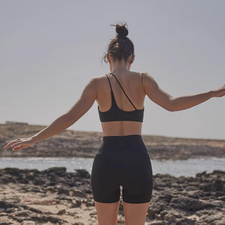 Asymmetrical Back Fitness Tops: Breathable, Comfortable Yoga Vests for Women - Perfect for Outdoor Sports and Running.
