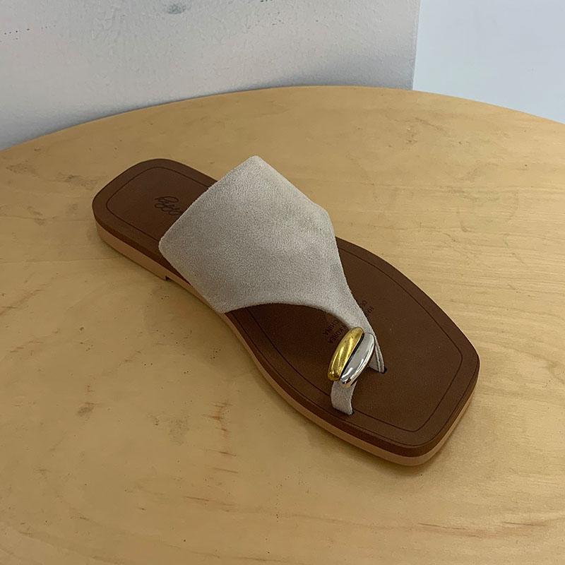Fashion New In Summer Beach Slides Ladies Flats Slippers Luxury Fashion Metal Women Flats Slippers Shoes Female Sandals Flip flops