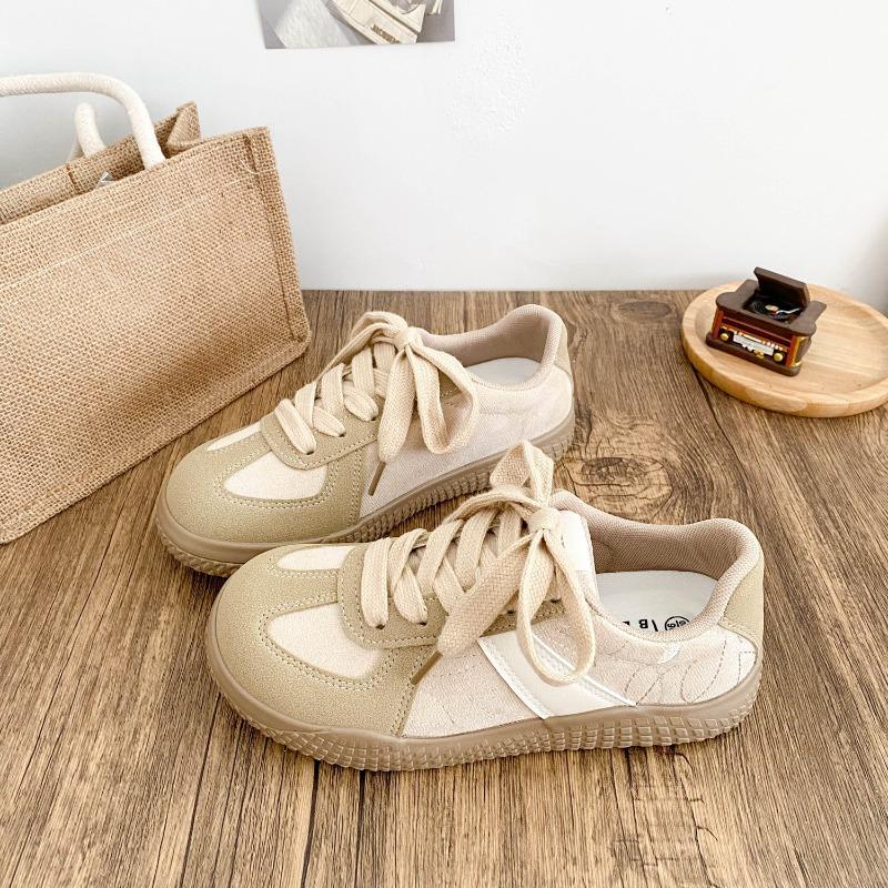 Thick Soled Board Shoes for Women, Niche Flat Bottomed  New Casual Sports Shoes, Fashionable and Versatile