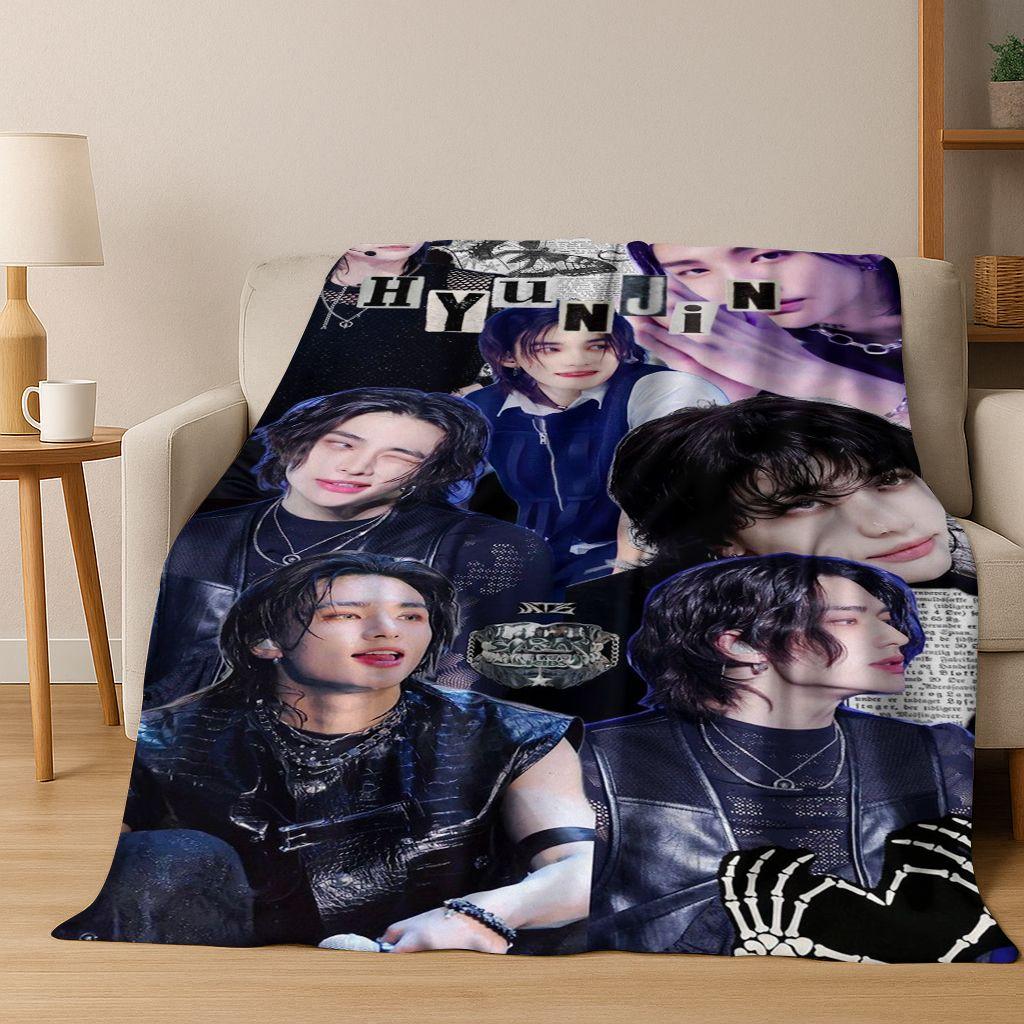 Hyunjin Solo KPOP Singer Flannel Blanket,Warm and Cozy Soft Throw Blanket for Home Bedroom Bed Sofa Picnic Office Cover Gift 75x90cm