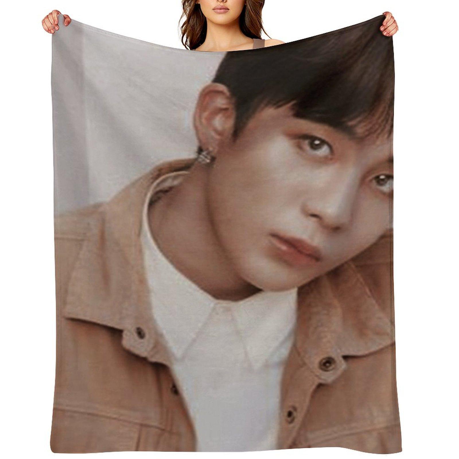 choi jongho (treasure) Throw Blanket Plaid on the sofa Flannel Blankets Sofas Of Decoration Bed Fashionable Blankets 30x40in