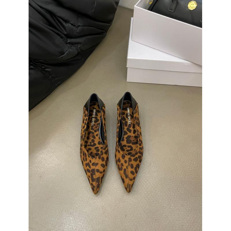 

2025 autumn new models show temperament pointed head special-shaped heel leopard print high heels women s skirt light mouth temperament thick heel s 40