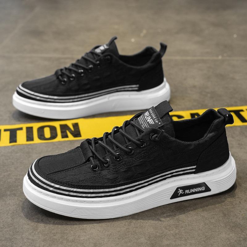 2025 summer new men's shoes umbrella cloth breathable lightweight trend versatile one pedal casual shoes men's board shoes tide