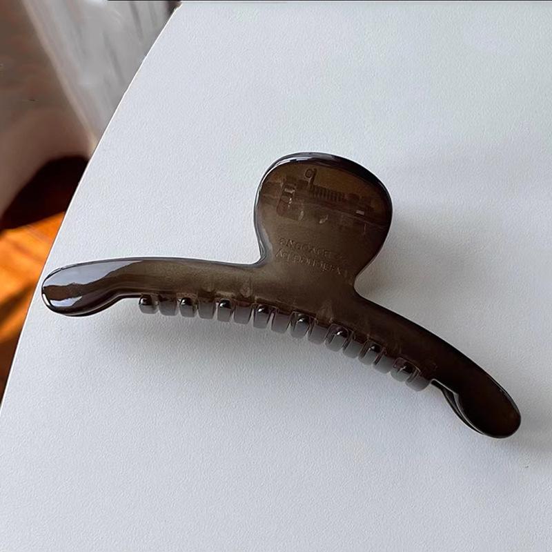 Épingle à cheveux coréenne en forme d'avocat:  Pince Requin Transparente Minimaliste pour un Look Chic