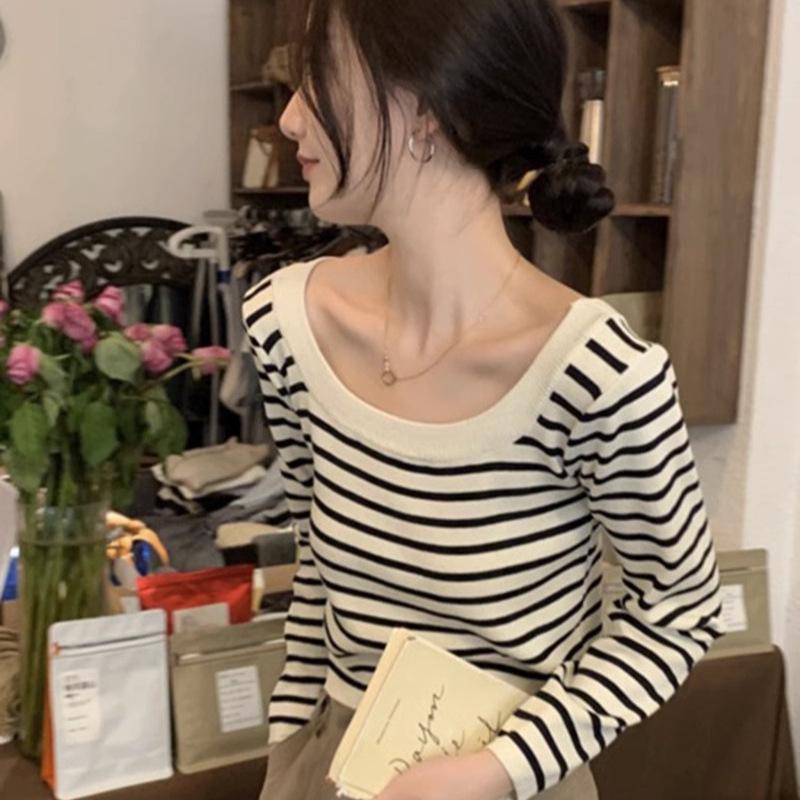 2024 Women's Chic Korean Color Block Knitwear: Black & White Striped Versatile Base Layer
