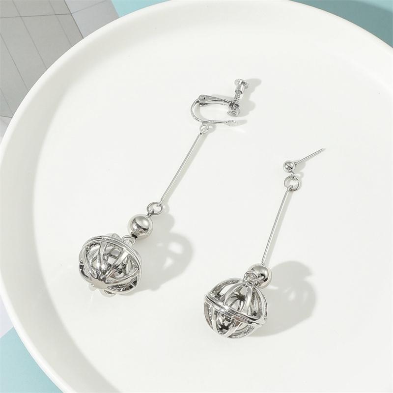 1pc Anime Tokyo Revengers Kazutora Earrings Hollow Ball Pendant Earring Cosplay Props Jewelry Accessories for Fans