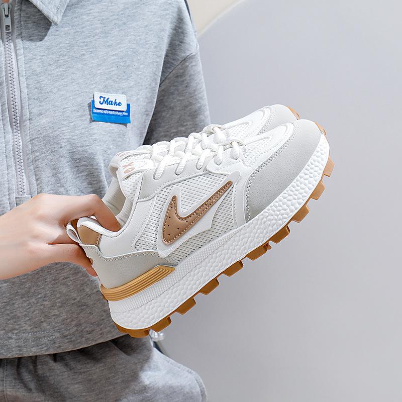 2024 Spring Trendy Women's Thick Sole Korean-Style Running Shoes for Female Students - Forrest Gump Casual Sneakers, Model 6116.