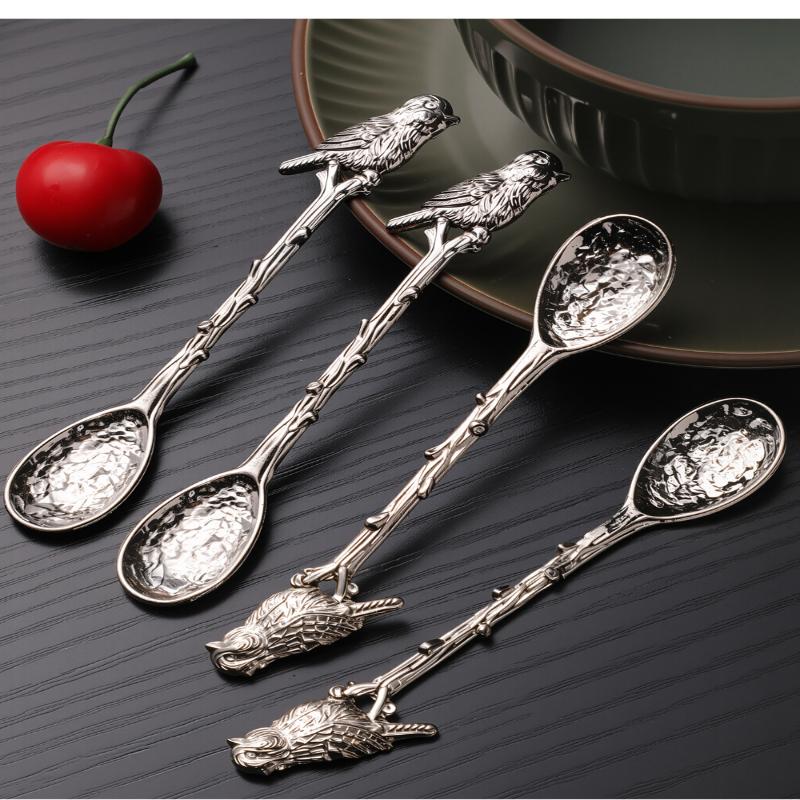 1Pcs Kitchen Accessories Retro Hotel Family Dessert Coffee Spoon Ice Cream Tools Creative Royal Style Flatware Metal Spoon