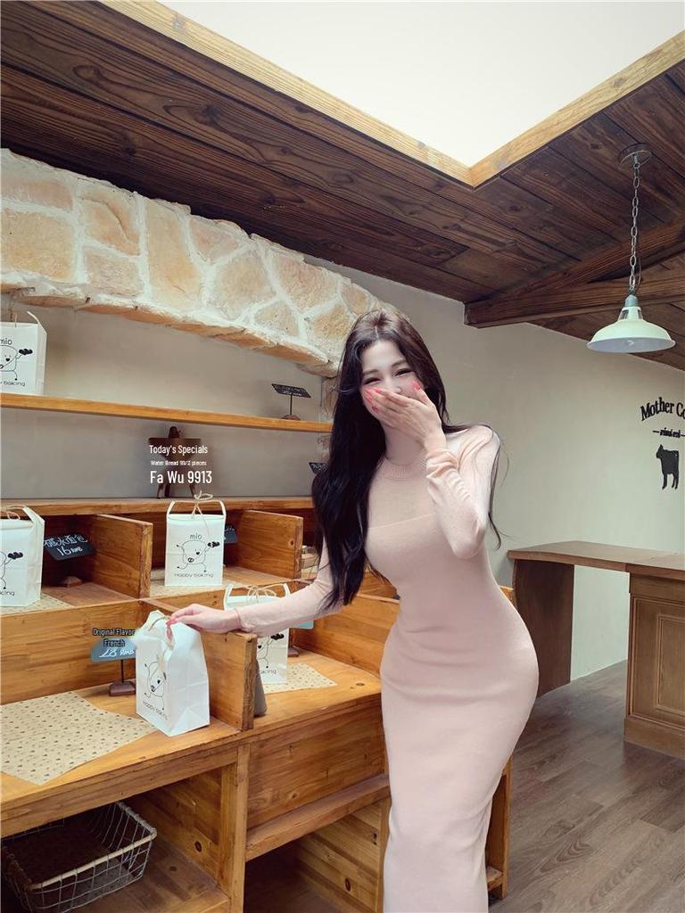Elegant Slim-Fit Long Sleeve Knit Dress for Women, Autumn/Winter Collection