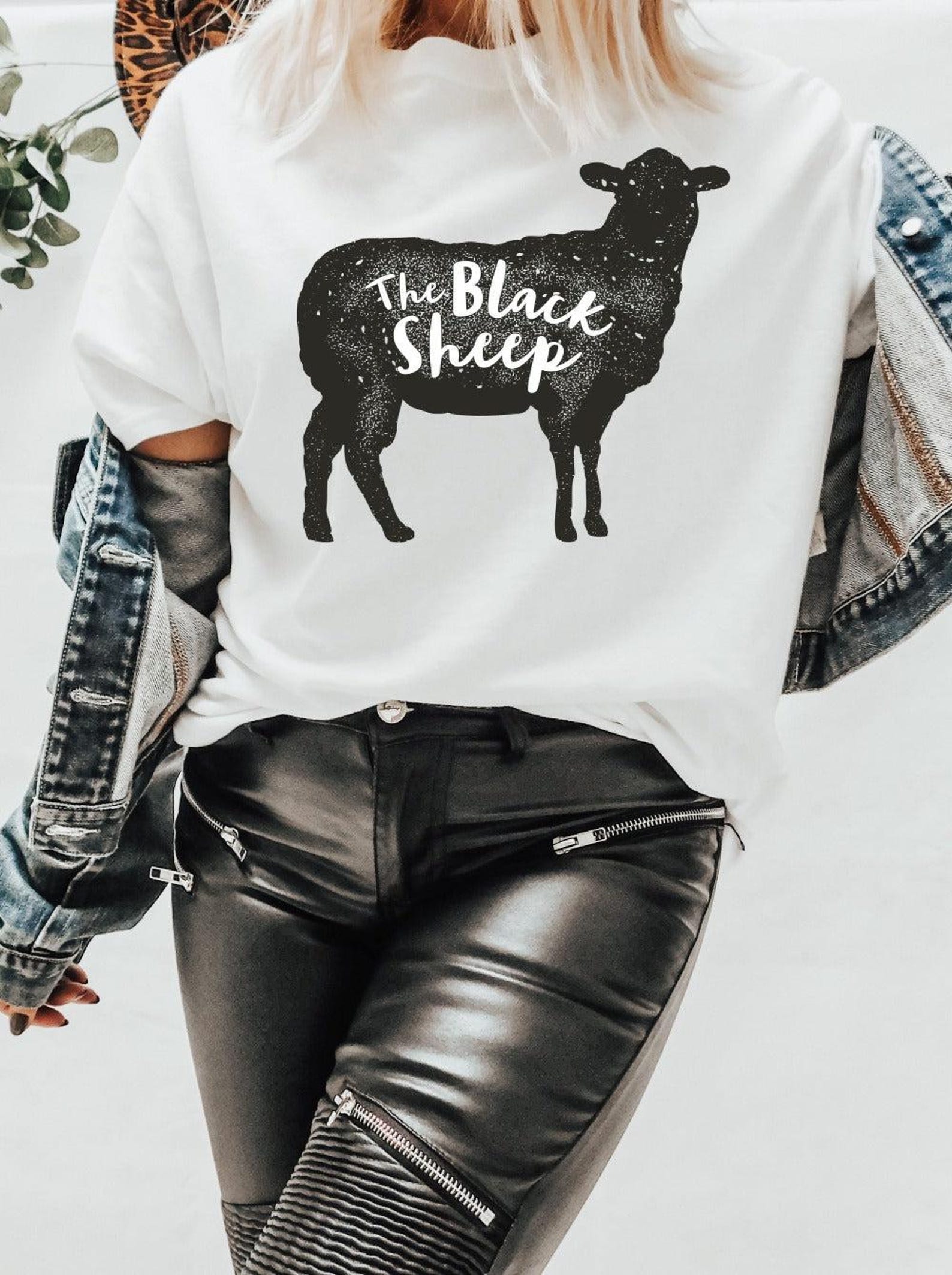 The Black Sheep | Funny T-Shirt | Ruby s Rubbish® L