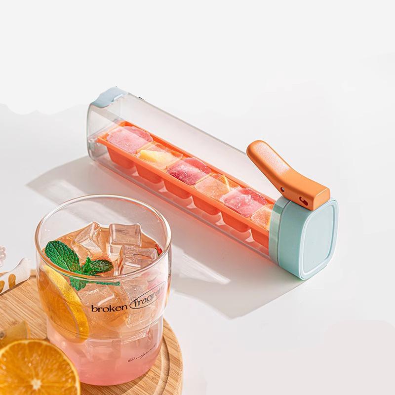 Portable Ice Cube Mold Ice Maker Bottle Food Grade PP Ice Bucket Whiskey Maker kitchen Accessorie