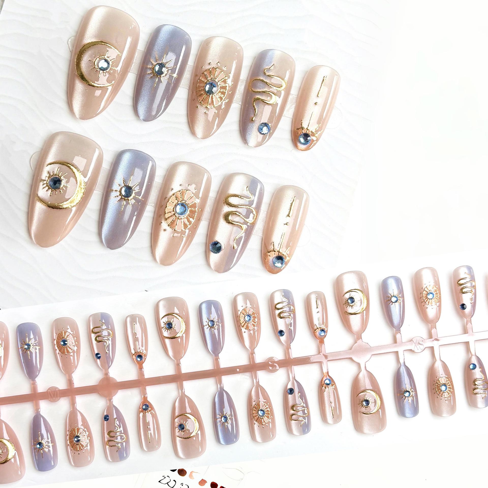 

Cat Eye Atmosphere Japanese Totem Nail Art Patches - 30 Piece Set XS