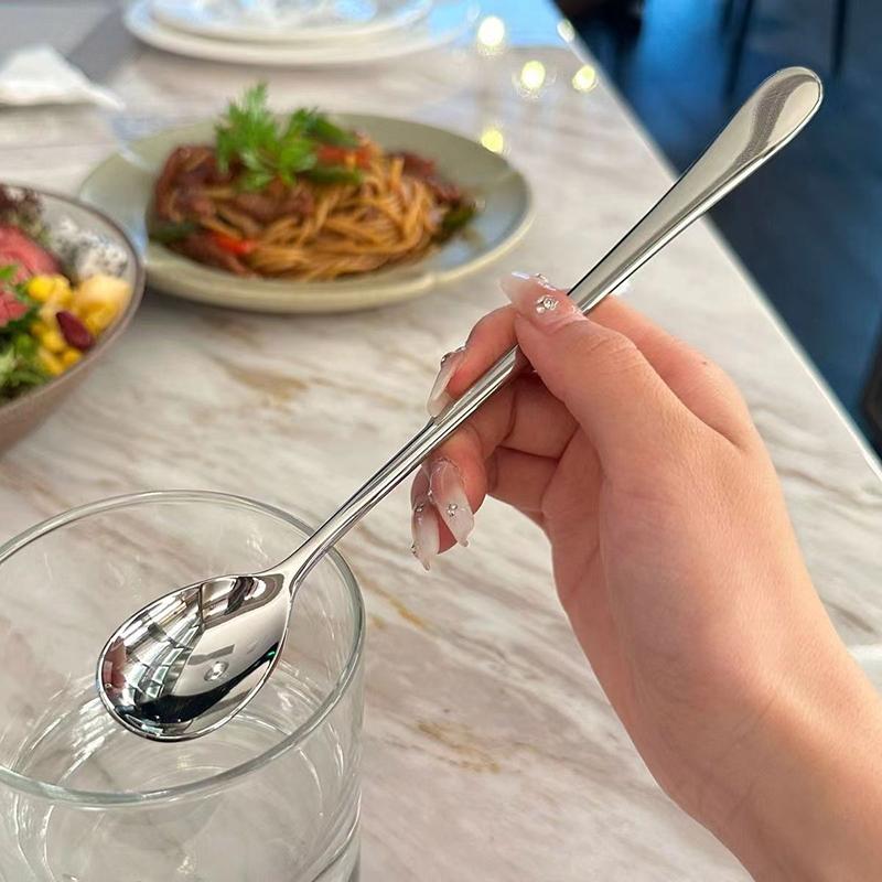 Rostfritt stål rund sked Nät Röd Gyllene middag Långt handtag omrörande dessertskedar för kökstillbehör Prylar