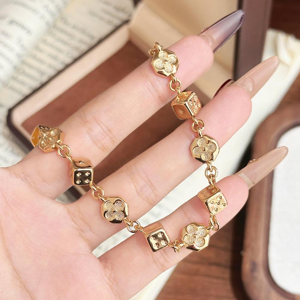 Retro Dice Four-Leaf Clover Trendy Bracelet for Women - Simple High-End and Exquisite