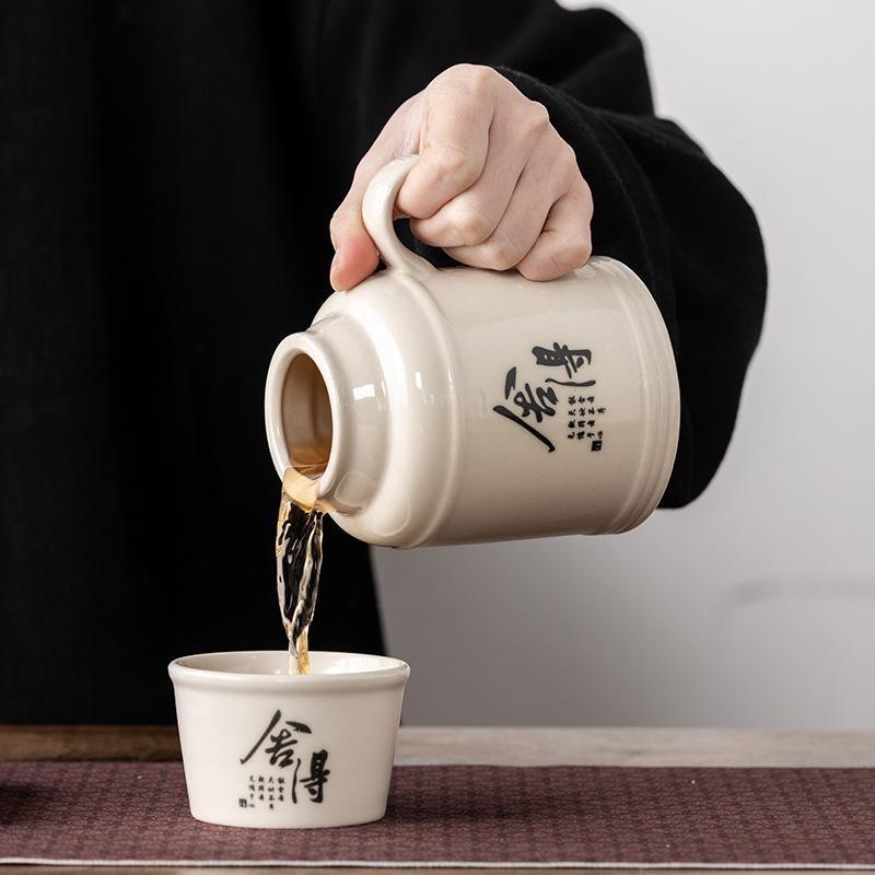 Hochwertige kleine Thermoskanne Tasse mit Deckel Keramik Schmor-Teetasse Chinesische Großraum-Thermosflasche Bürotasse mit Henkel