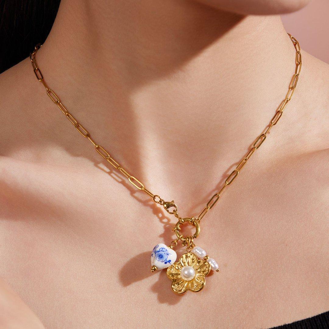 

Fashion Personality Necklace High Sense Creative Flower Stainless Steel Temperament Necklace