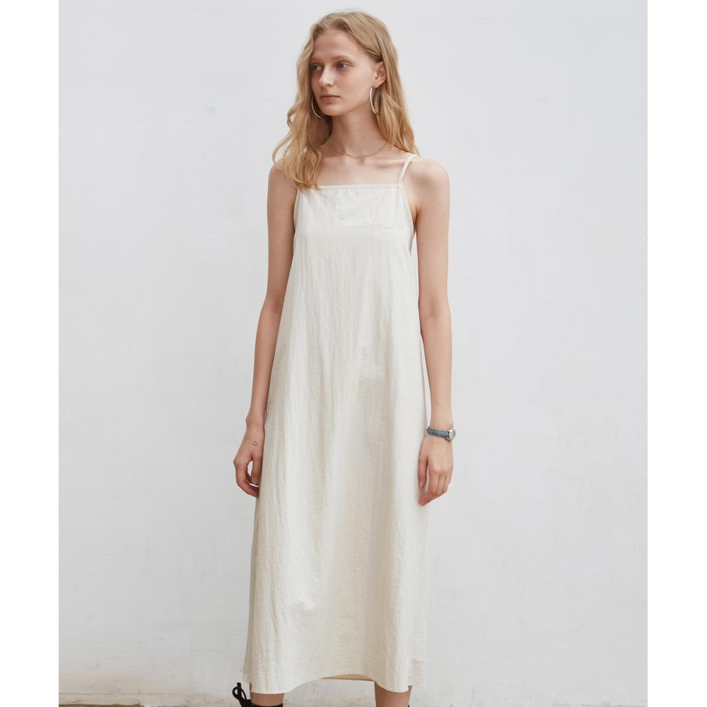 

КРЕМОВОЕ ДЛИННОЕ ПЛАТЬЕ БЕЗ РУКАВОВ NICKNICOLE MOOD