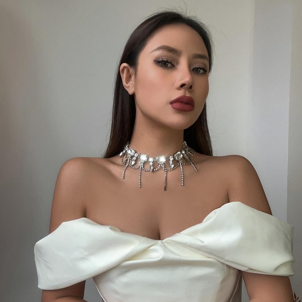 Niche design light luxury full diamond necklace sweet cool tassel rhinestone necklace clavicle chain