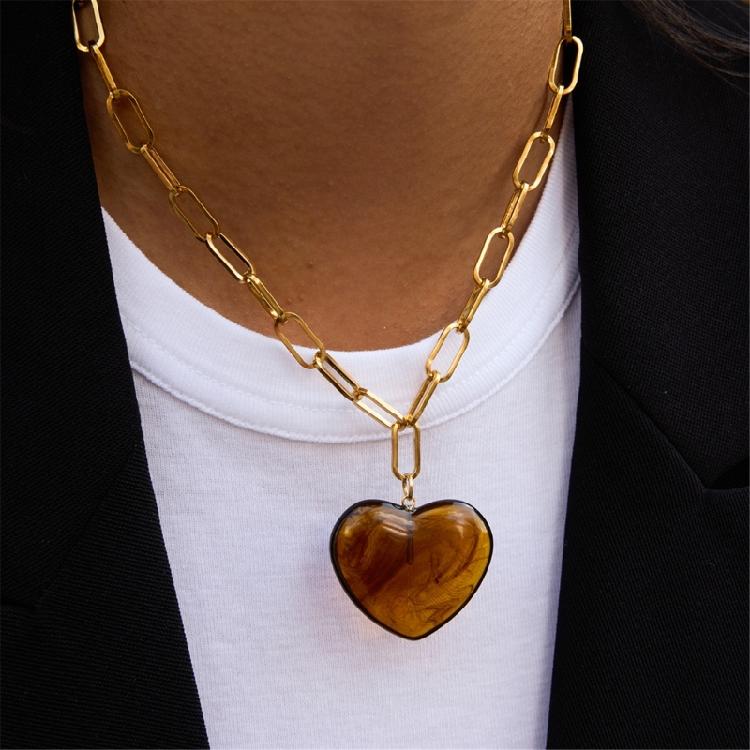 Lightweight Resin Heart Charm Necklace Adjustable Length Chain Simple Elegant Design Unisex Jewelry