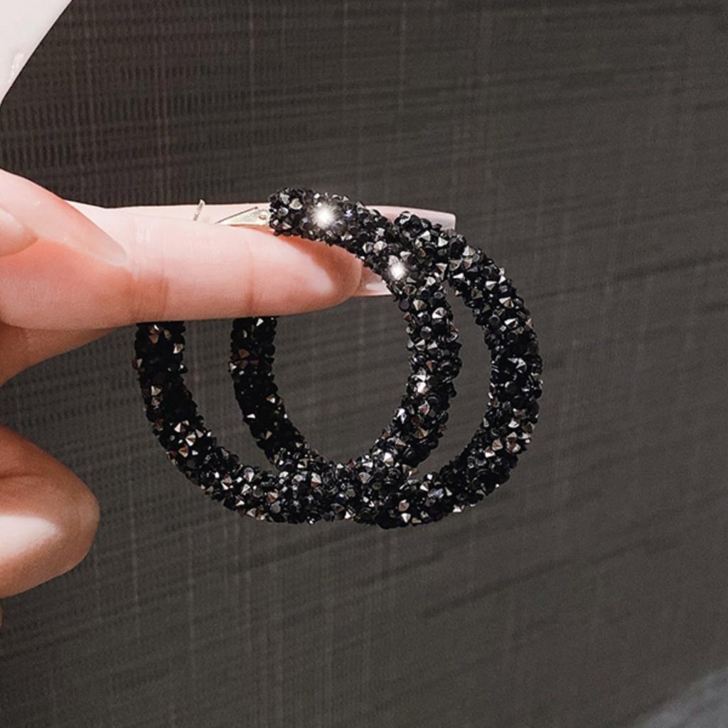 European and American fashion shiny circle earrings women's high sense of personality temperament exquisite simple versatile trend earrings