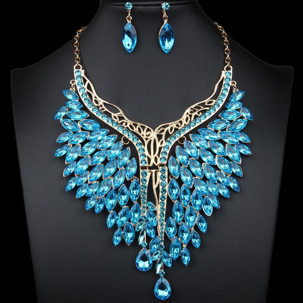 Exquisite European Crystal Water Drop Pendant Necklace & Earring Set for Women