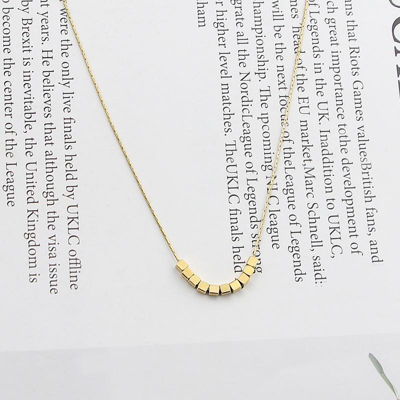 

Модное новое высококачественное ожерелье из змеиной кости, цепочка с четырьмя квадратными подвесками для женской вечеринки, любовь