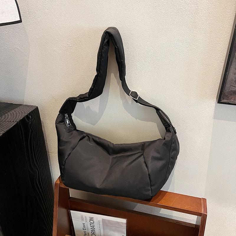 Casual big bag women's new popular versatile lightweight shoulder bag large capacity messenger bag dumpling bag