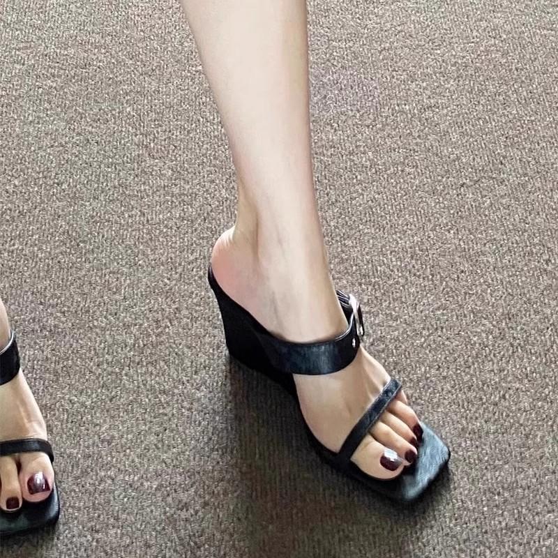 Fashion Hot Sale Elegant and Comfortable Summer 2025 Women's Large Size Thick Heel Metal Cover Toe Open Toe Sandals Comfortable